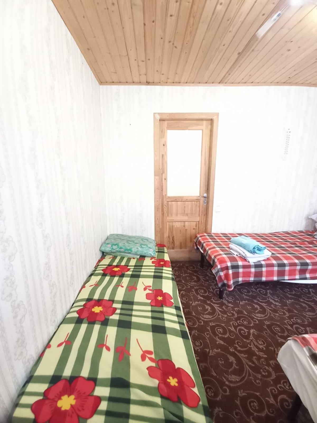 Частный Дом, Р-Н 3 Городской Больницы Tsjerkasy Buitenkant foto