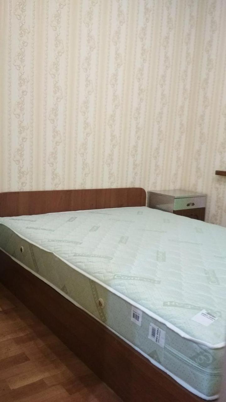 Частный Дом, Р-Н 3 Городской Больницы Tsjerkasy Buitenkant foto