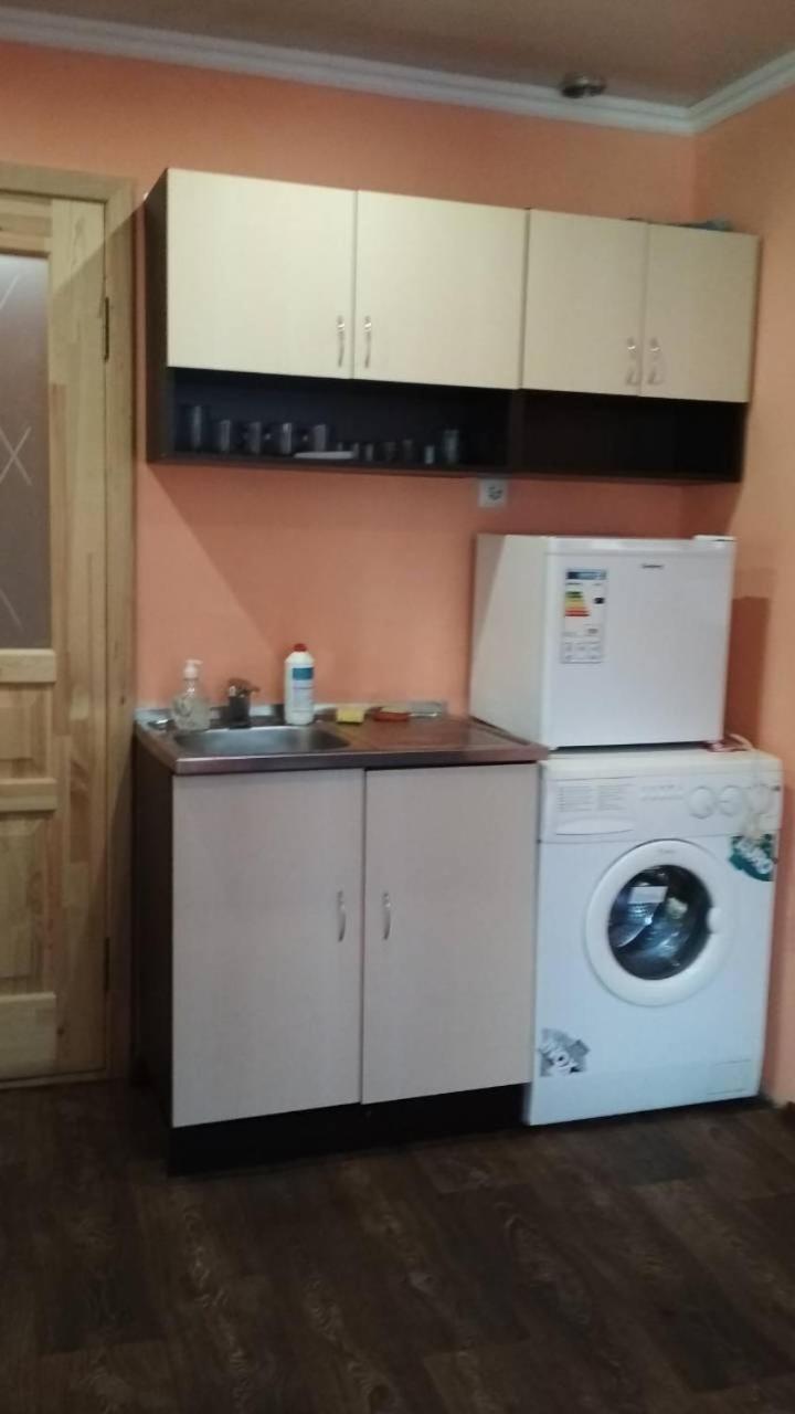 Частный Дом, Р-Н 3 Городской Больницы Tsjerkasy Buitenkant foto
