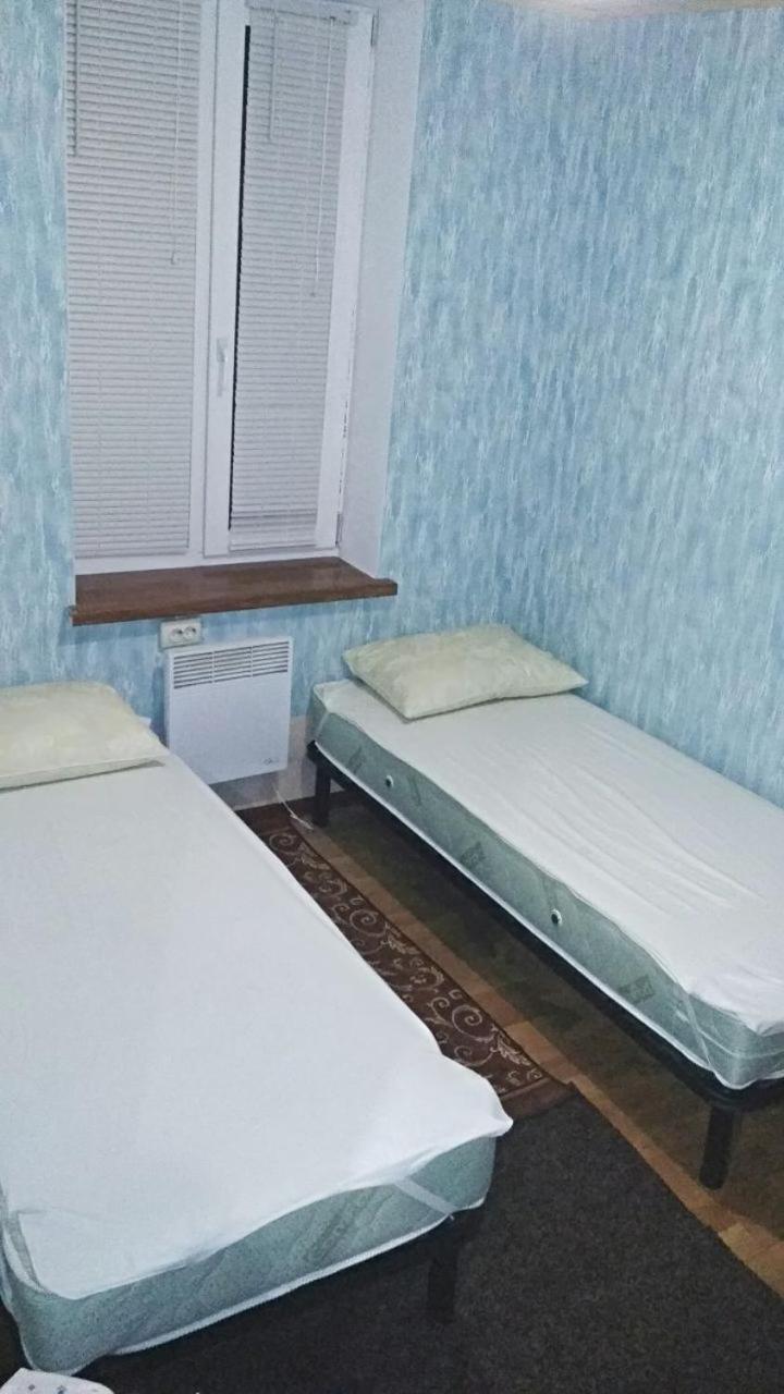 Частный Дом, Р-Н 3 Городской Больницы Tsjerkasy Buitenkant foto
